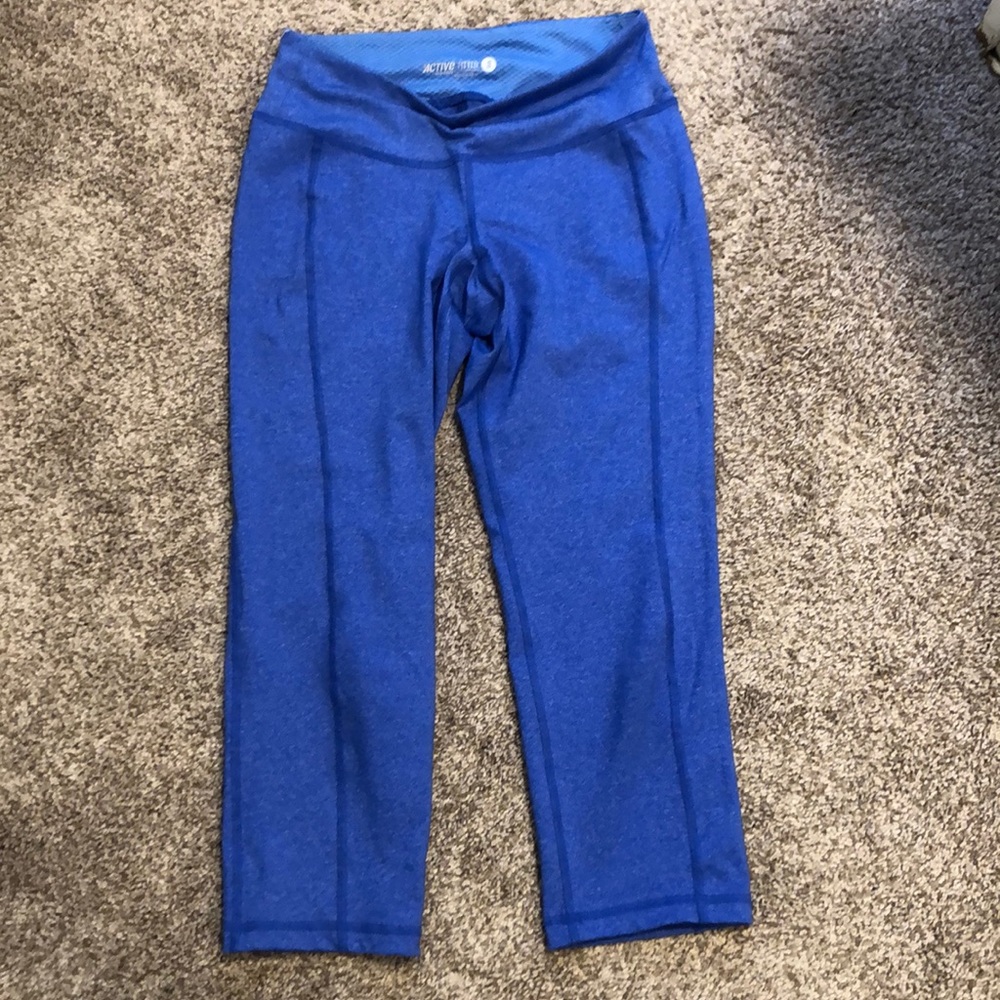 Old Navy cropped workout leggings